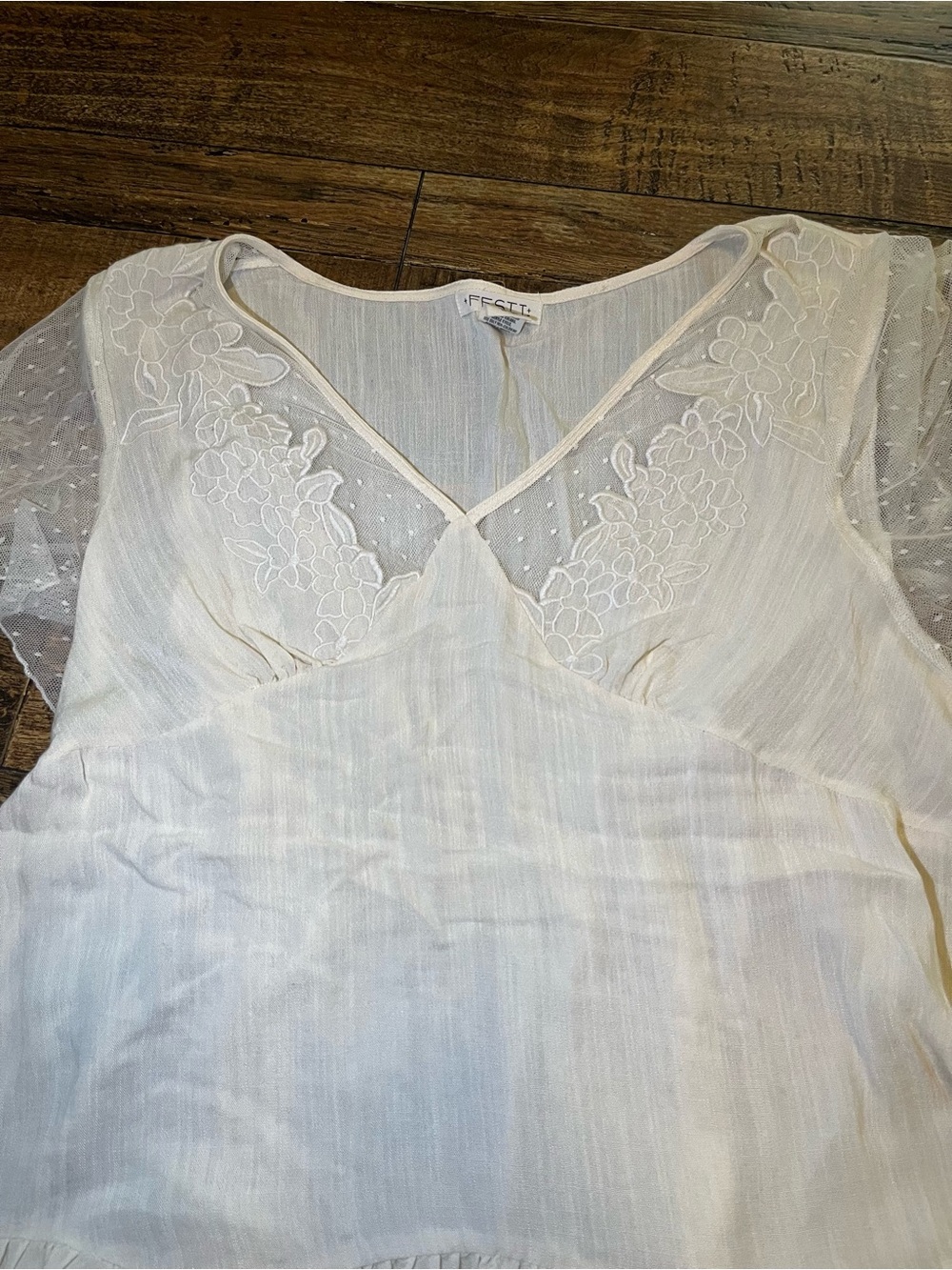 torrid FESTI Cream Flutter Sleeve Tiered Tunic Dress - Picture 6 of 7